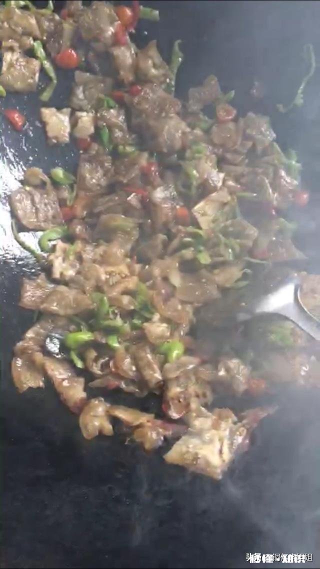 小时候，你经常帮妈妈做家务吗