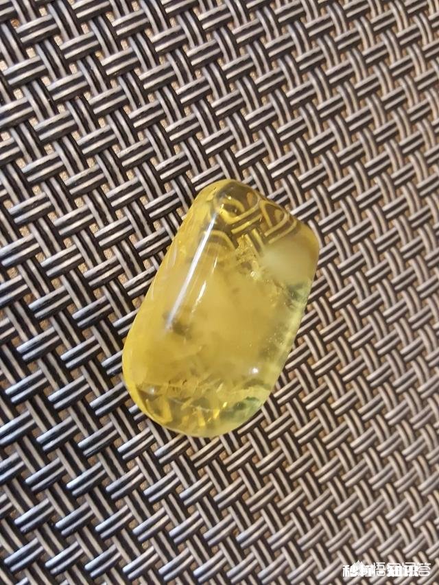 蜜蜡带皮好不好