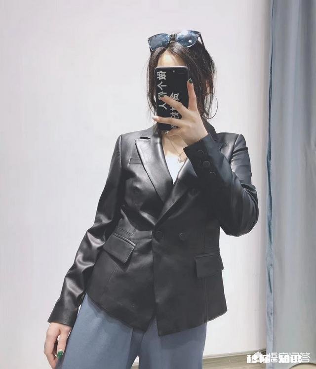 皮衣皮具用什么洗好