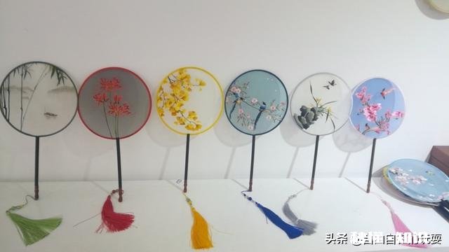 哪里可以定制手工刺绣的团扇，图案自己选的那种