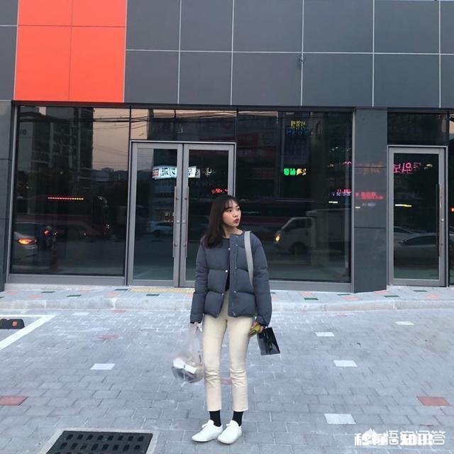 短款的棉衣冬季应怎样搭配