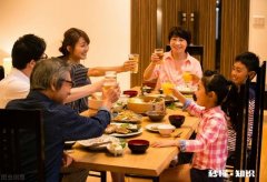 婆婆总是把主菜摆在大伯哥面前，一直隐忍但心里憋屈怎么办