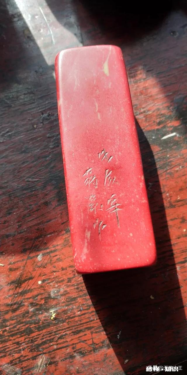 如何鉴定鸡血石质量好坏及假冒仿制