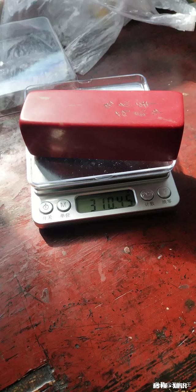 如何鉴定鸡血石质量好坏及假冒仿制