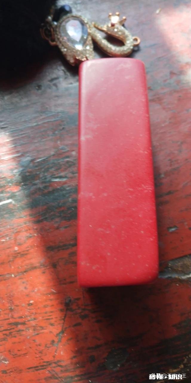 如何鉴定鸡血石质量好坏及假冒仿制