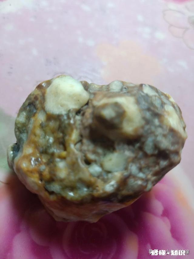 大家帮我看看这是什么石头怎么样