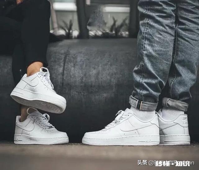 秋天穿的鞋子，AJ1和空军一号哪个更舒服些