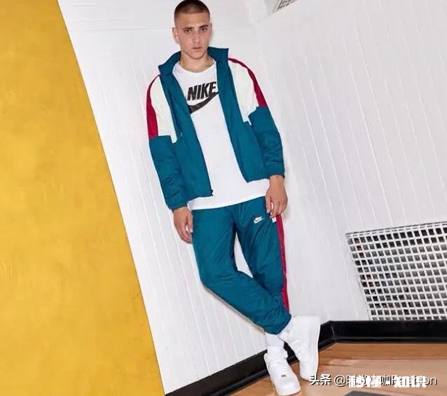 秋天穿的鞋子，AJ1和空军一号哪个更舒服些