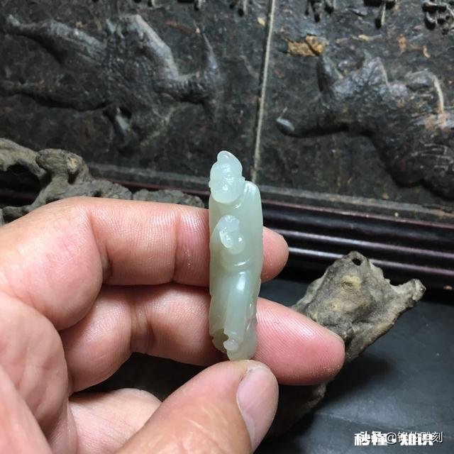 我是一名大学生，想自学木雕，雕一些小东西，请问怎么入门