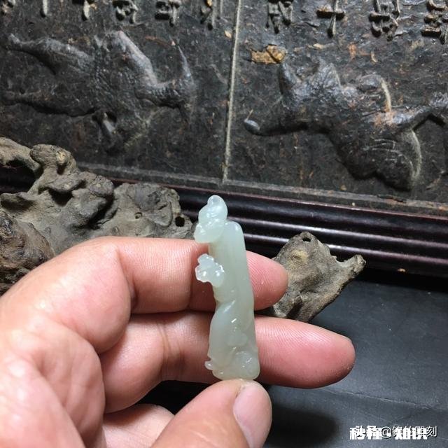 我是一名大学生，想自学木雕，雕一些小东西，请问怎么入门