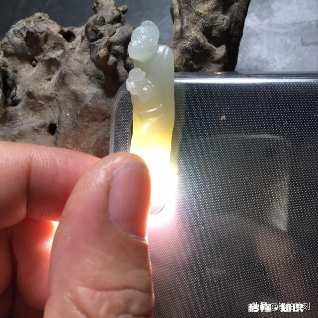 我是一名大学生，想自学木雕，雕一些小东西，请问怎么入门