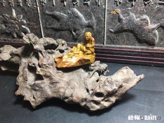 我是一名大学生，想自学木雕，雕一些小东西，请问怎么入门