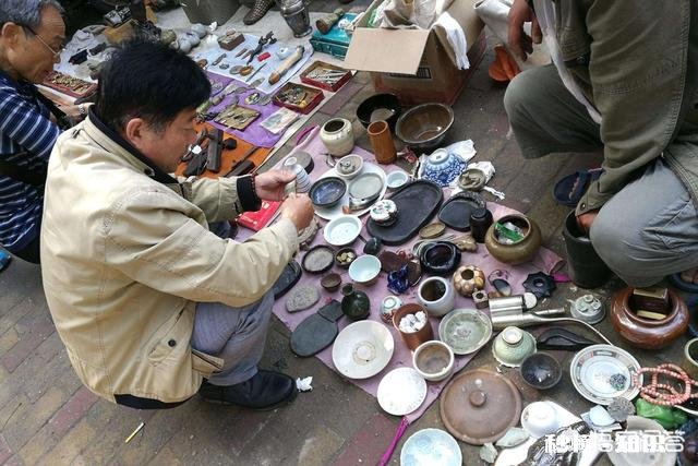 古玩市场里的东西是真的吗如果不是真的他们靠什么生存