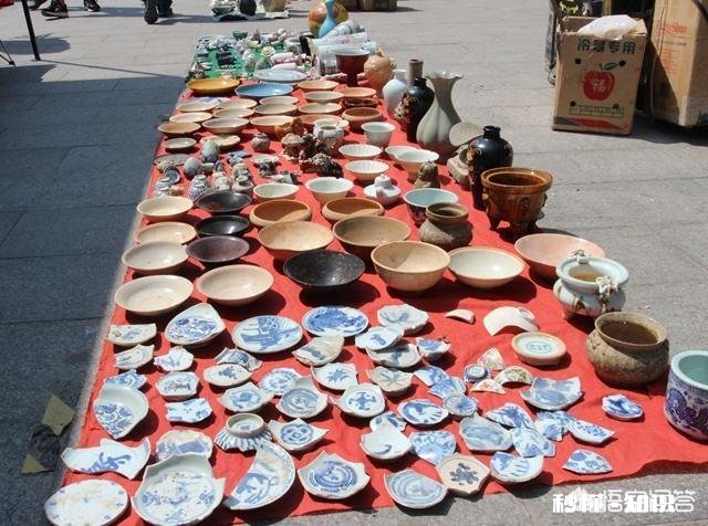 古玩市场里的东西是真的吗如果不是真的他们靠什么生存