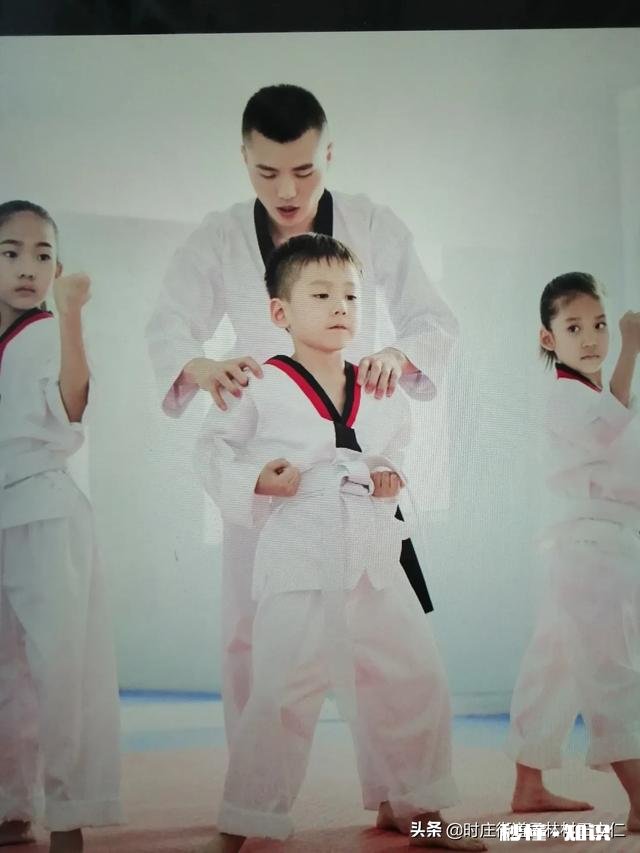 女孩子适合练跆拳道吗要报培训班吗