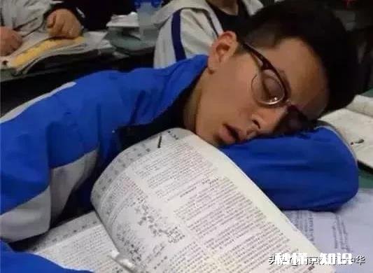 从高一到高三 如果下午考数学,中午躺在床上时总是心跳睡不着,结果昏昏沉沉地去考,结果考砸,怎样解决