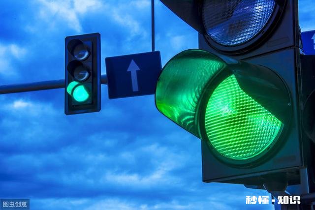 为什么有的车辆在最后一秒已经变红灯了还敢加速闯过去