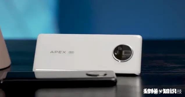 各家的旗舰机采用了不同的全面屏方案,你觉得哪一种最好