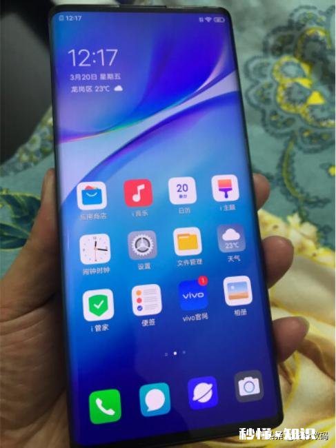 各家的旗舰机采用了不同的全面屏方案,你觉得哪一种最好