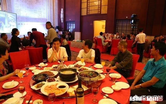 人热衷于同学聚会的人是什么心理