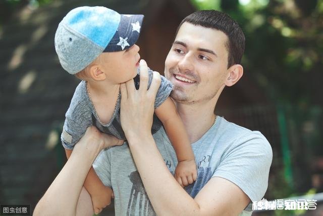 对于超级奶爸,专职在家看孩子,大家有什么看法