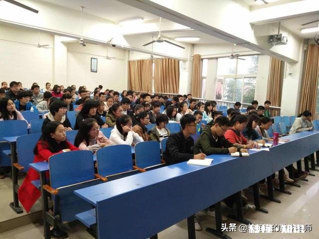 我的孩子大学念不下去，认为念大学没用，怎么办