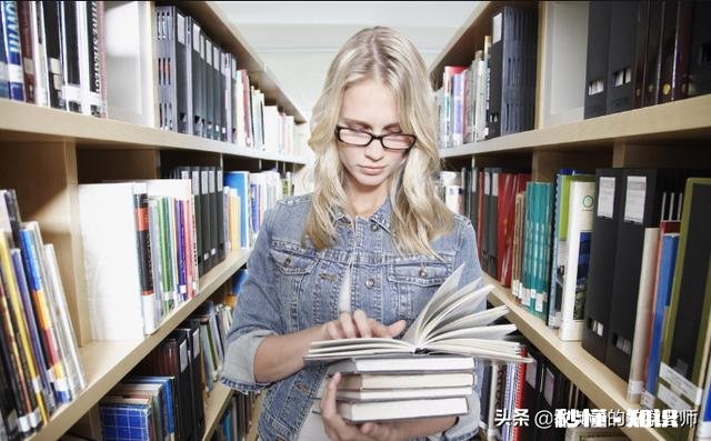 我的孩子大学念不下去，认为念大学没用，怎么办