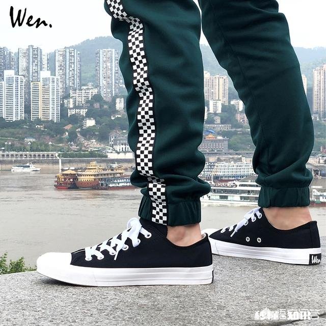 有适合22岁男生穿的休闲鞋推荐吗