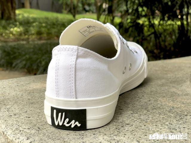 有适合22岁男生穿的休闲鞋推荐吗