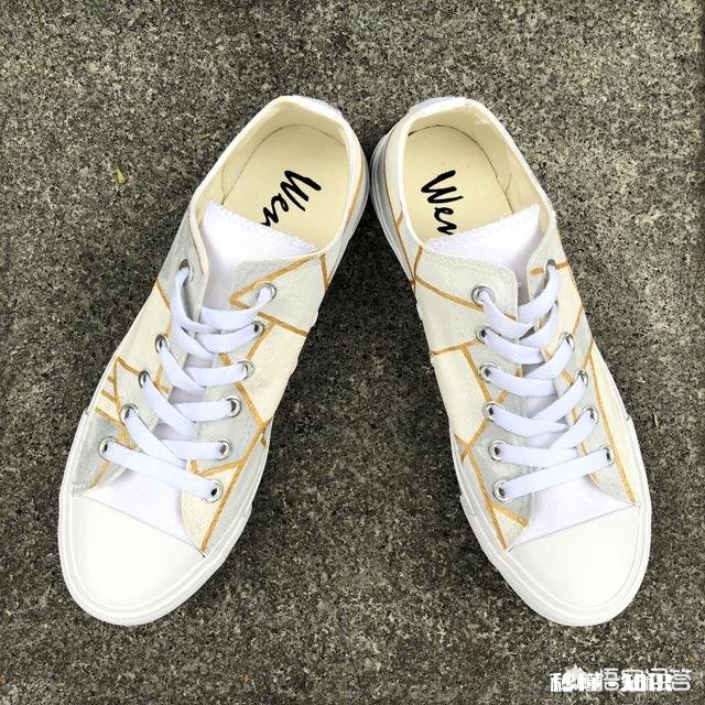 有适合22岁男生穿的休闲鞋推荐吗