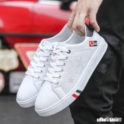 有适合22岁男生穿的休闲鞋推荐吗