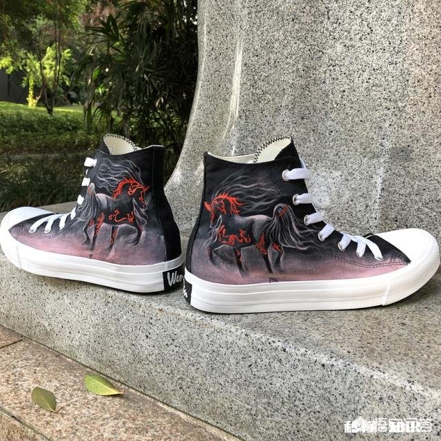 有适合22岁男生穿的休闲鞋推荐吗