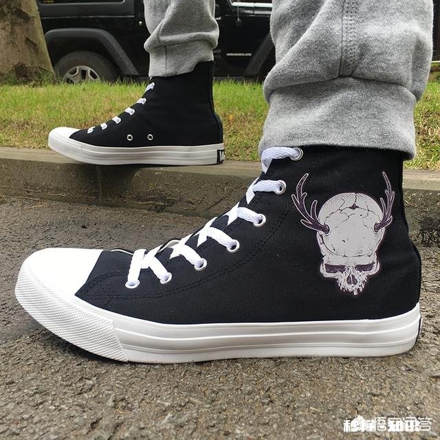 有适合22岁男生穿的休闲鞋推荐吗