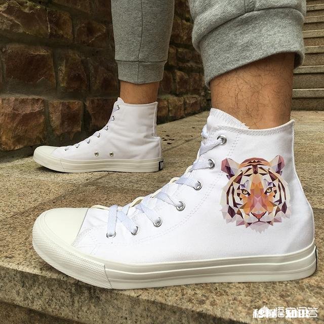 有适合22岁男生穿的休闲鞋推荐吗