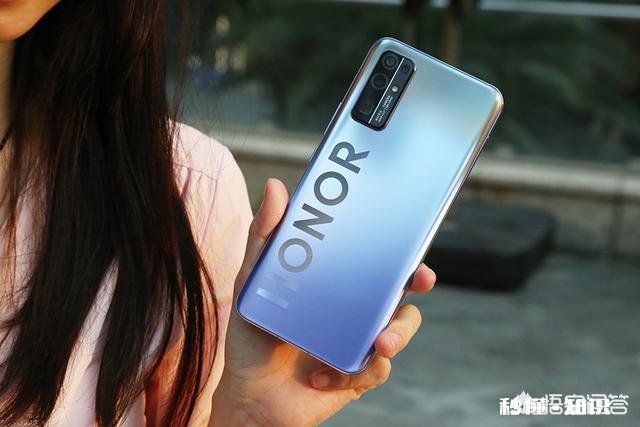 买手机时你会看中手机颜值吗