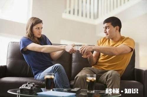 结婚比不结婚还孤单，若是你，这婚姻还继续么