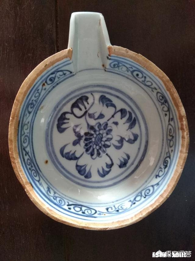 瓷片上溢上水泥怎么去掉