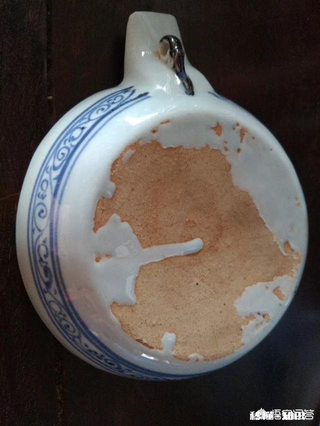 瓷片上溢上水泥怎么去掉