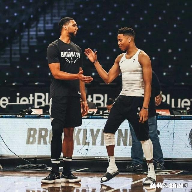 经常做深蹲和经常做俯卧撑的人,他们的身体素质是有区别的