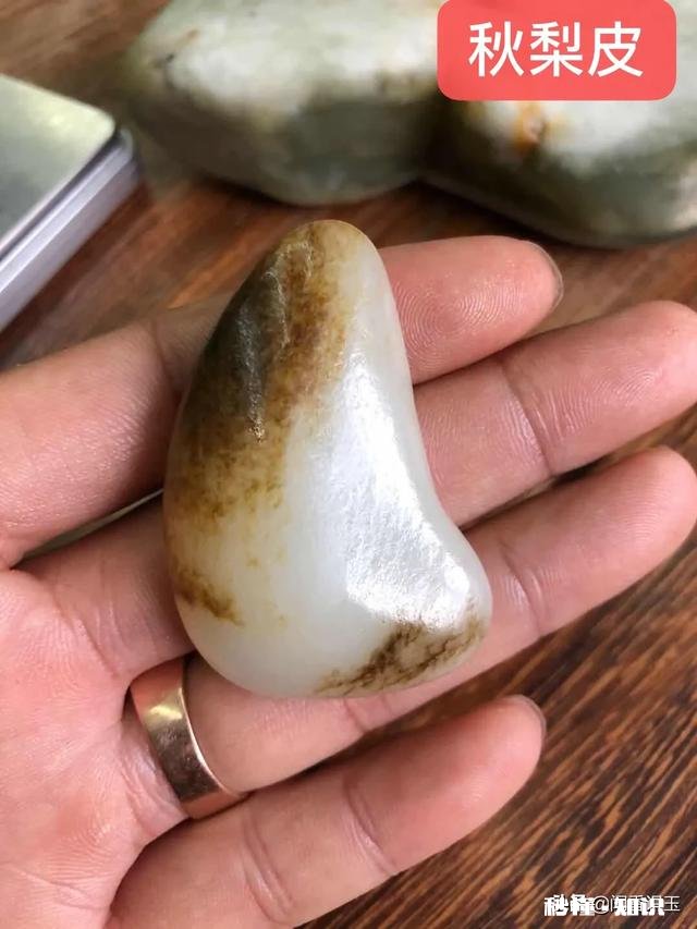 爱玉的人多，懂玉的人少，只因为一个美玉的“美”字就可以圈走大量玉粉，您赞同吗为什么