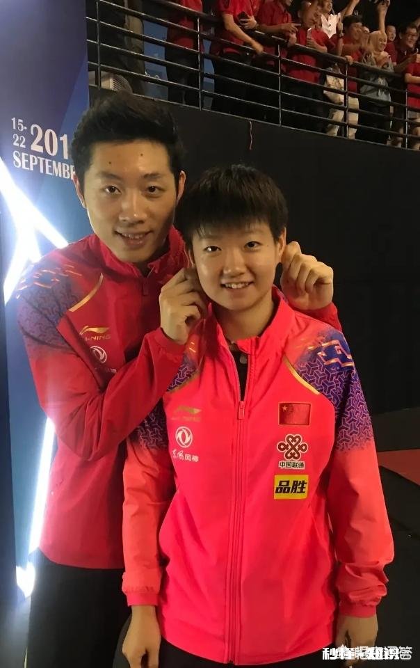 孙颖莎学样刘国梁，微博晒图与许昕比高，对此你怎么看