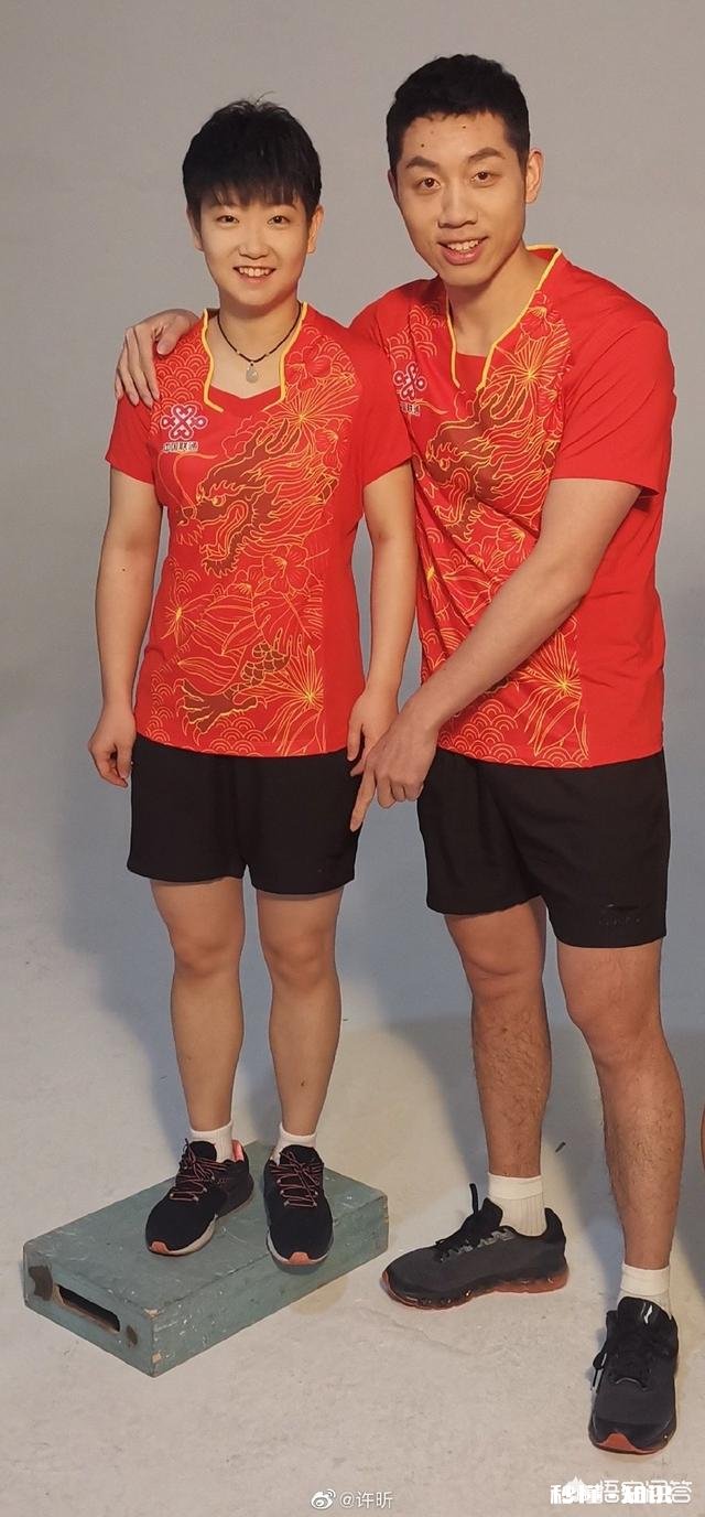 孙颖莎学样刘国梁，微博晒图与许昕比高，对此你怎么看