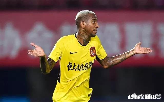 鲁能主场迎战恒大，网络上纷纷献策人员配置与打法，你觉得哪种人员打法最适合打恒大