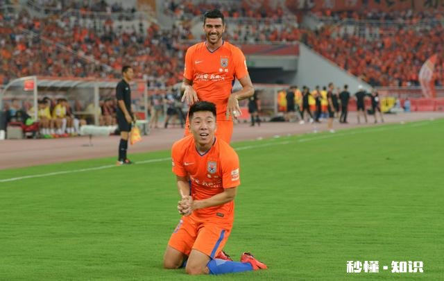 鲁能主场迎战恒大，网络上纷纷献策人员配置与打法，你觉得哪种人员打法最适合打恒大