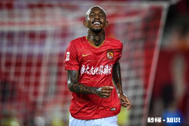 鲁能主场迎战恒大，网络上纷纷献策人员配置与打法，你觉得哪种人员打法最适合打恒大