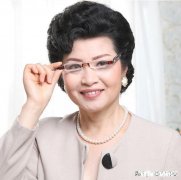 有人说“钱并不重要活着建康就好”，也有人说“有钱能使鬼推磨”，你认为这两个说法哪个