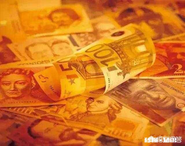 有人说“钱并不重要活着建康就好”，也有人说“有钱能使鬼推磨”，你认为这两个说法哪个更有道理