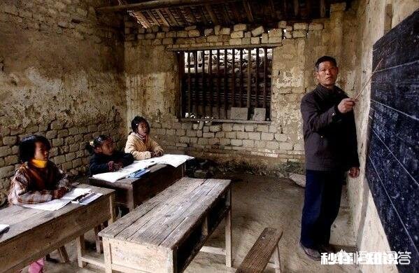 为什么农村的学校学生越来越少而城市的越来越多你认为该怎样解决这一现象