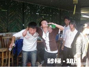 我15岁的孩子在学校对老师恶作剧，我该怎么办