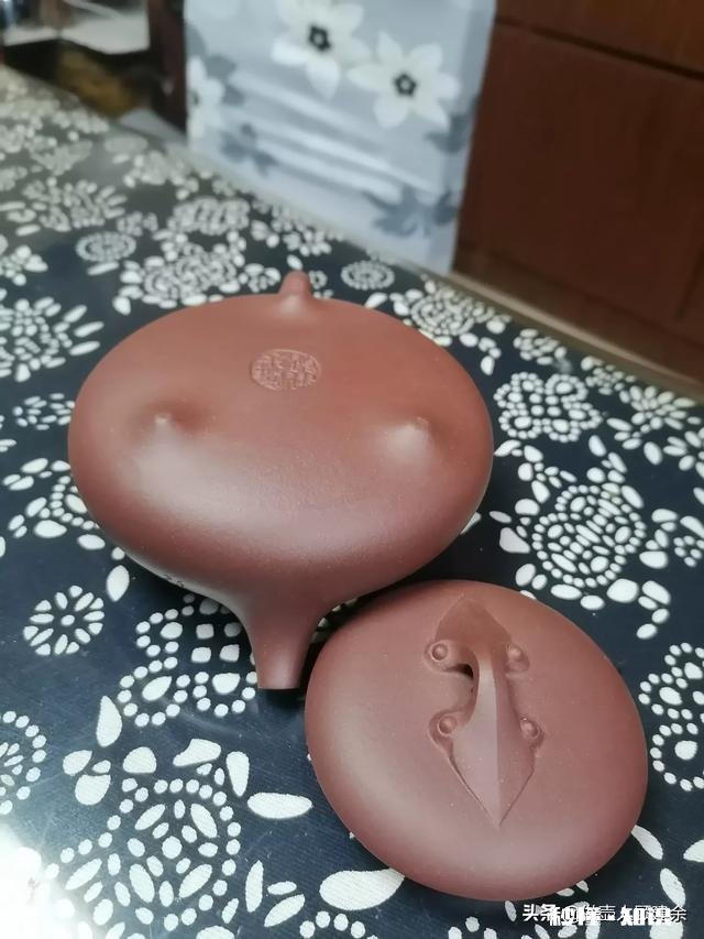 请问这些壶是哪些大师做的有什么收藏价值